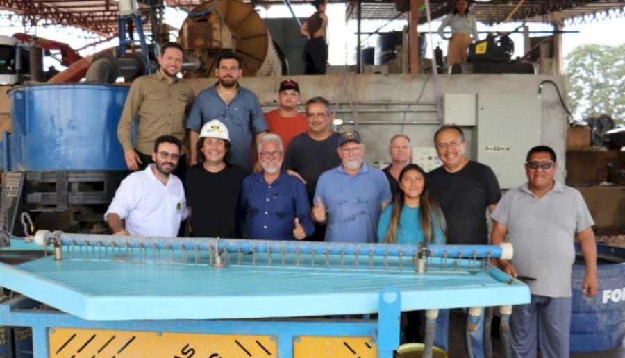 Coogavepe recebe visita do influencer Jeferson Agostinelli, o FalaTchê